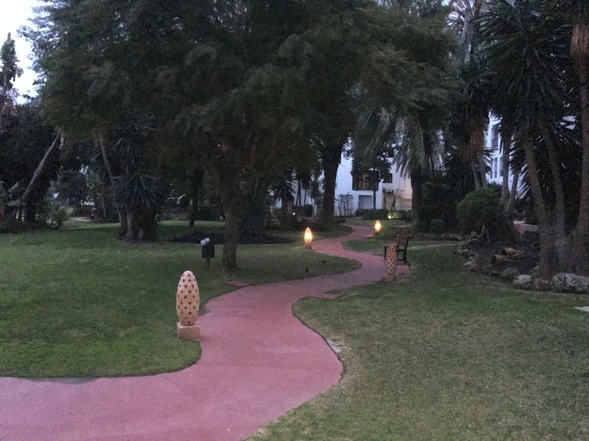 Jardines Del Puerto Apartman Marbella Kültér fotó