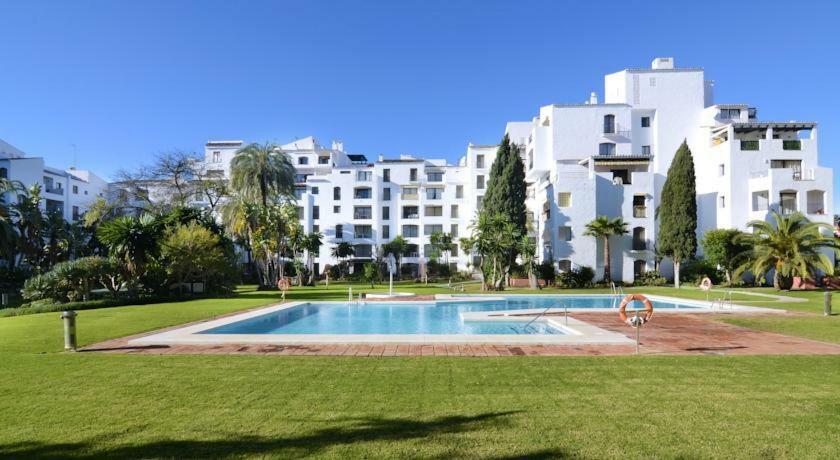 Jardines Del Puerto Apartman Marbella Kültér fotó